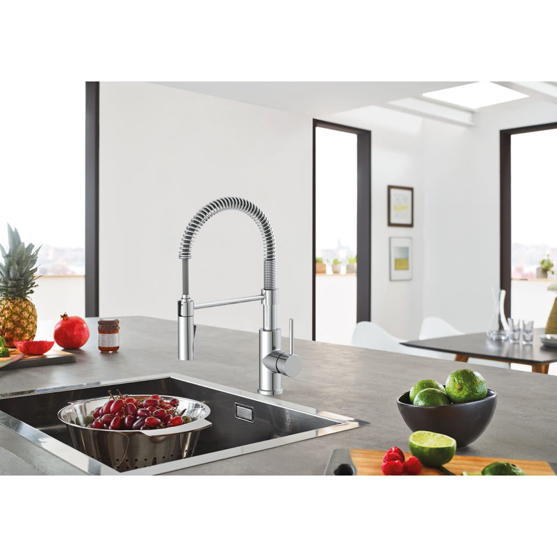 Vetta Pull Out Kitchen Faucet, Polished Chrome