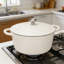Batterie de cuisine en fonte émaillée, casseroles et poêles antiadhésives 7 pièces avec couvercles, comprenant une cocotte, une poêle et une casserole pour un chauffage uniforme sur toutes les cuisinières et la cuisson au four-124862888