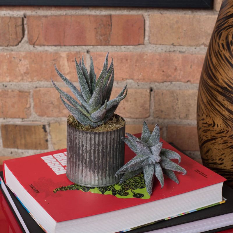 6.5'' Green and Red Faux Aloe Vera Pick Set