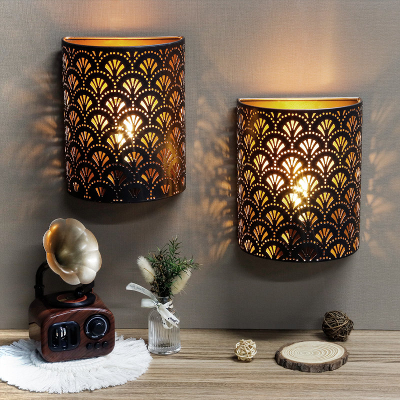 Tajiri Corner Wall Light