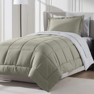 Ensemble d'édredon réversible Bed-in-a-Bag avec draps et oreillers rafraîchissants en mousse à mémoire de forme
