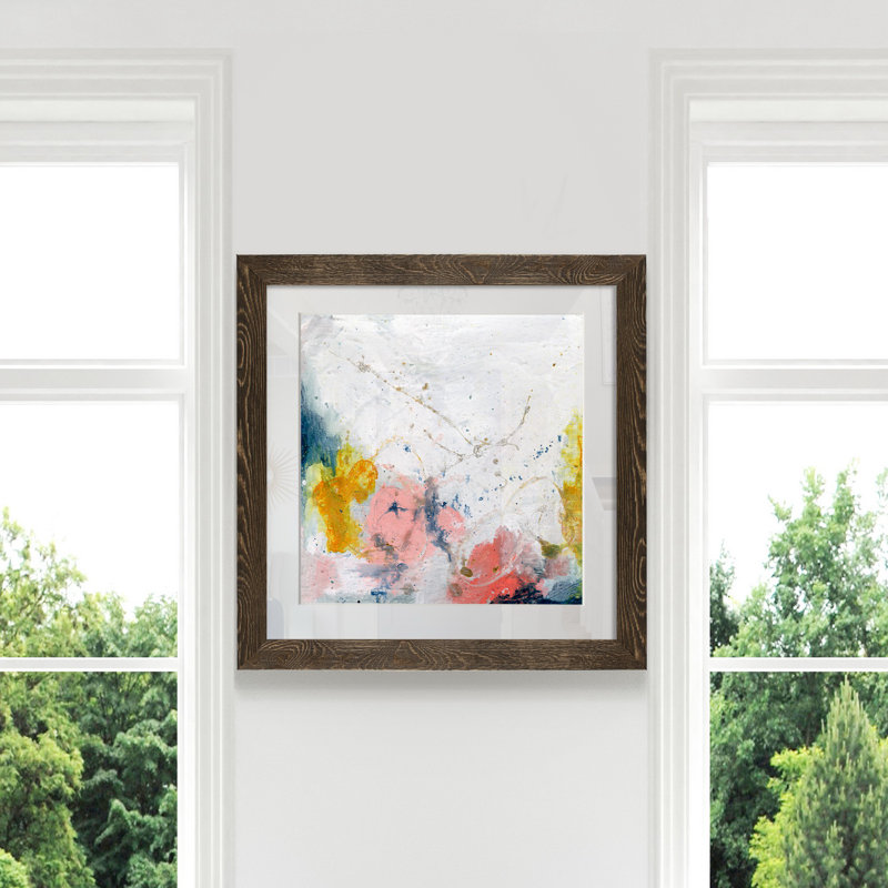 Impression sur papier pastel Fantasy I, H 27,5 po x l 27,5 po x P 1,5 po, Cadre noyer