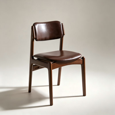 Chaise de salle à manger moderne avec structure en bois massif, chaise d'appoint sans accoudoirs revêtue de cuir PU brun, chaise de cuisine ergonomique avec dossier.