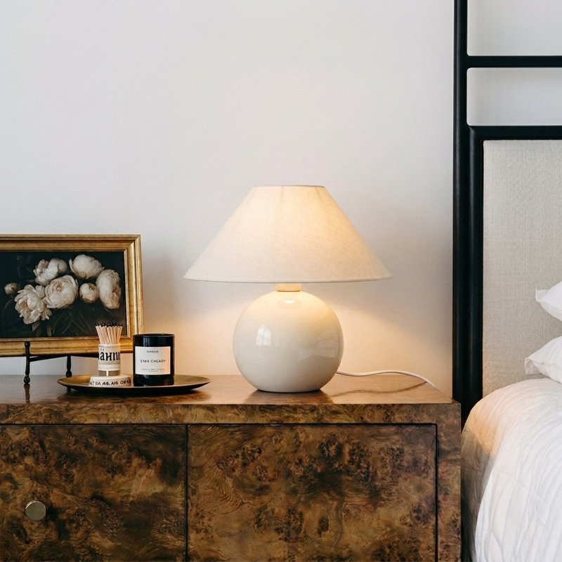 Lampe de table à DEL 11 po avec base ronde en céramique crème Fiona, Crème, crème
