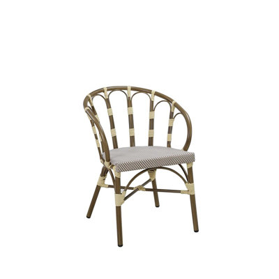 Fauteuil d'intérieur / extérieur avec assise en rotin tissé et structure en aluminium noyer