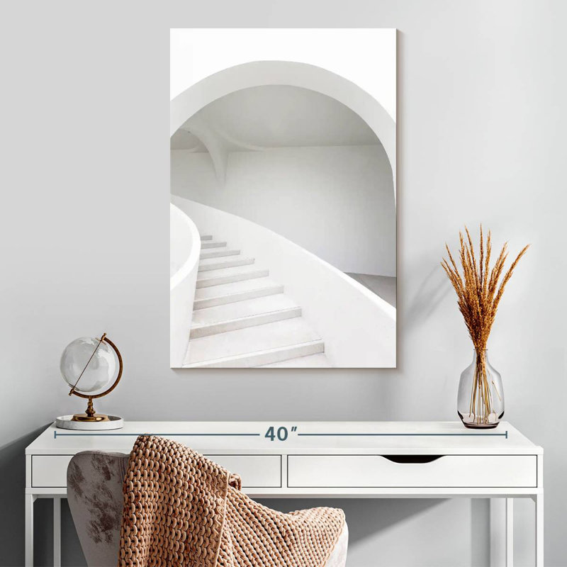 Escalier blanc immaculé, H 30 po x l 20 po