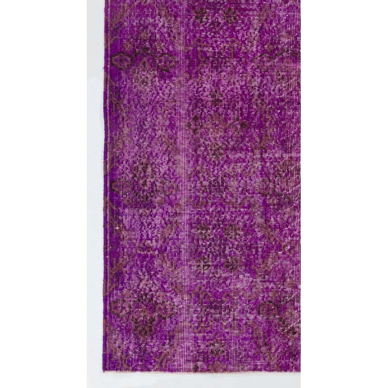 Tapis turc moderne délavé à la main 4 x 7,5 pi surteint de couleur mauve