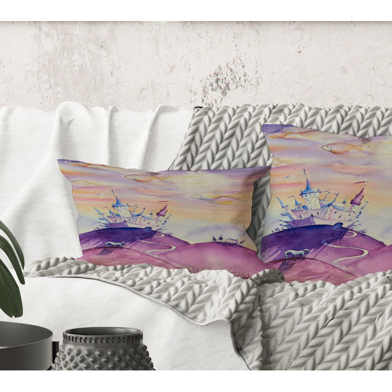 Rectangle, Royaume de conte de fées sur un sommet de montagne mauve - Coussin décoratif pour enfants
