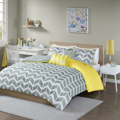 Nadia Comforter Set