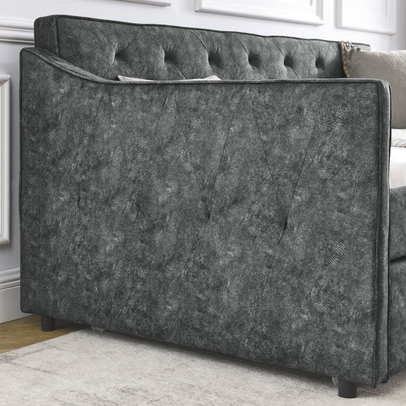 Élégant lit de jour simple avec lit gigogne, revêtement gris, rembourrage confortable en tissu élégant, coin salon