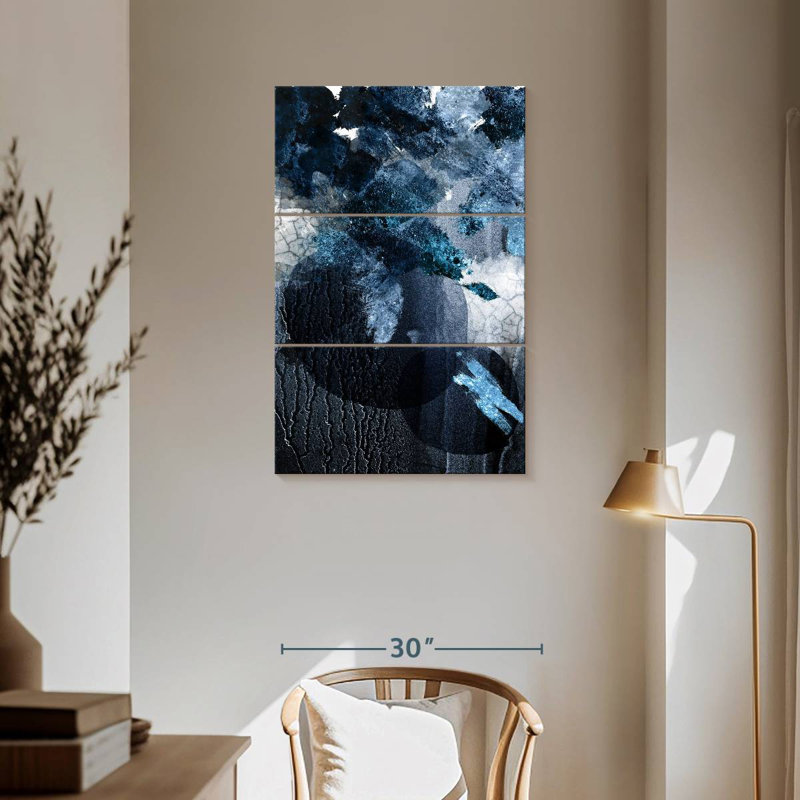 Avery Navy White, 57" H x 36" W