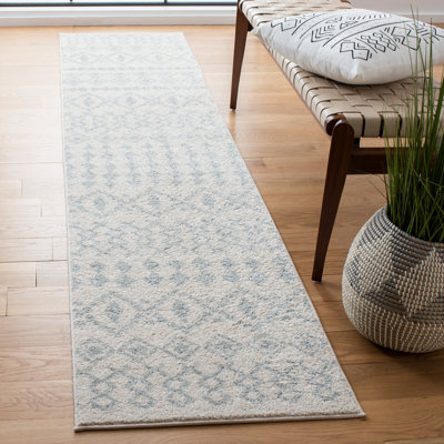 Lorenco Southwestern Ivory/LightGray/Green Area Rug