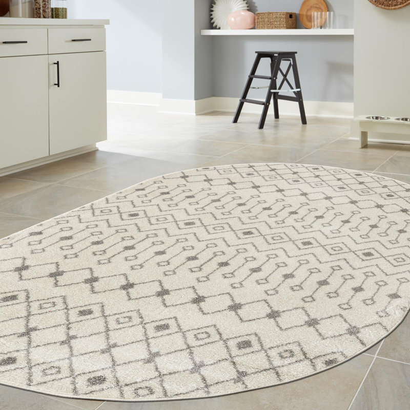 Tapis en polypropylène tissé à la machine Briehn, Ovale 7 pi 10 po x 10 pi