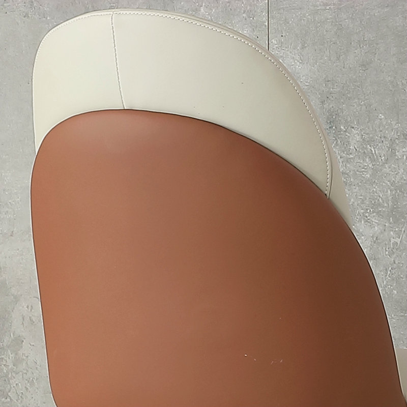 Ensemble de 2 chaises de salle à manger en cuir de polyuréthane moderne avec pieds en métal doré pour le salon / salle à manger beige (ensemble de 2)