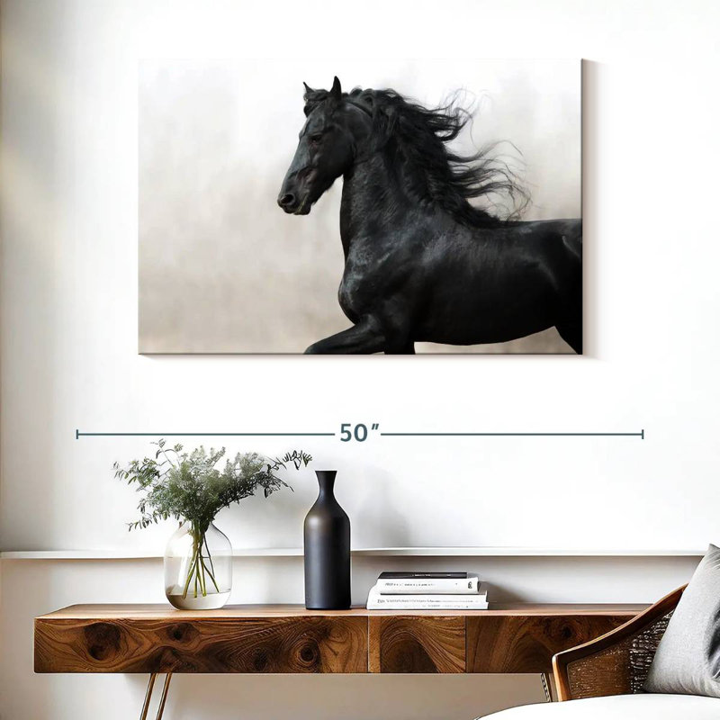 Cheval frison noir, H 26 po x l 39 po