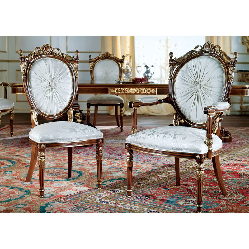 Chaise avec accoudoirs en bois massif touffeté blanc