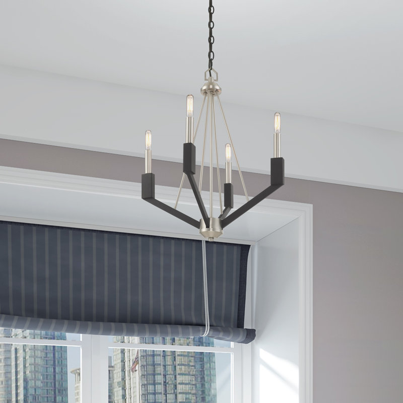 Lustre traditionnel / classique à 4 lumières de style bougie Avangaline, Nickel brossé