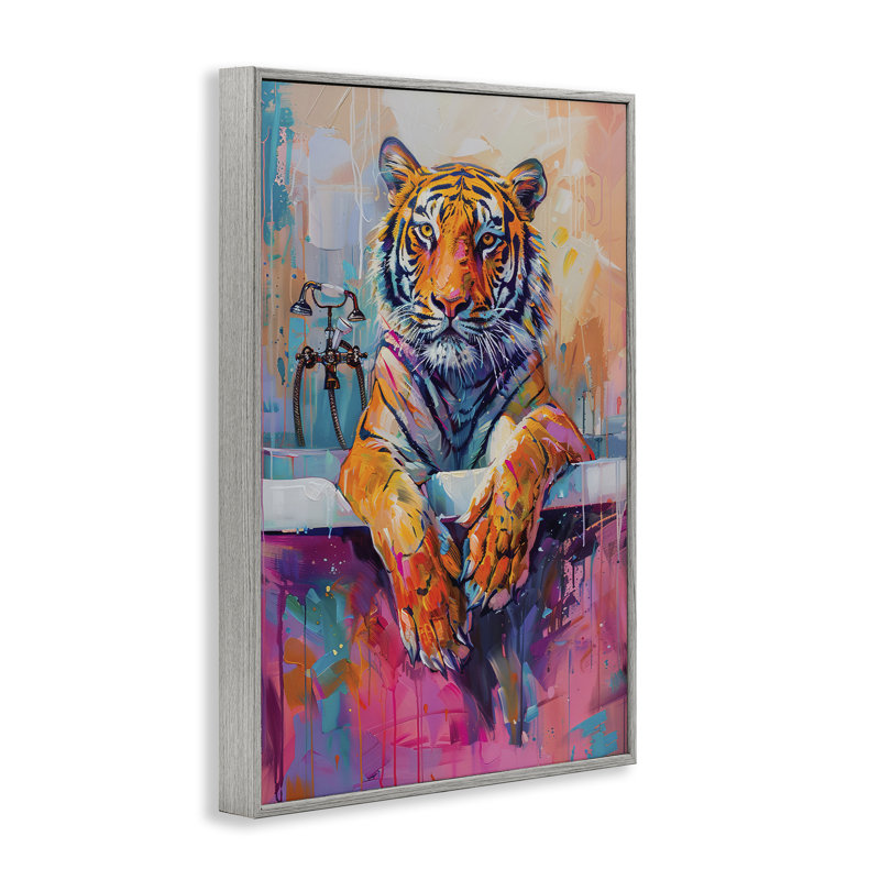 «Bathing Tiger in Bright Tub», estampe numérique, design par LSR Design Studio, Estampe numérique Farmhouse