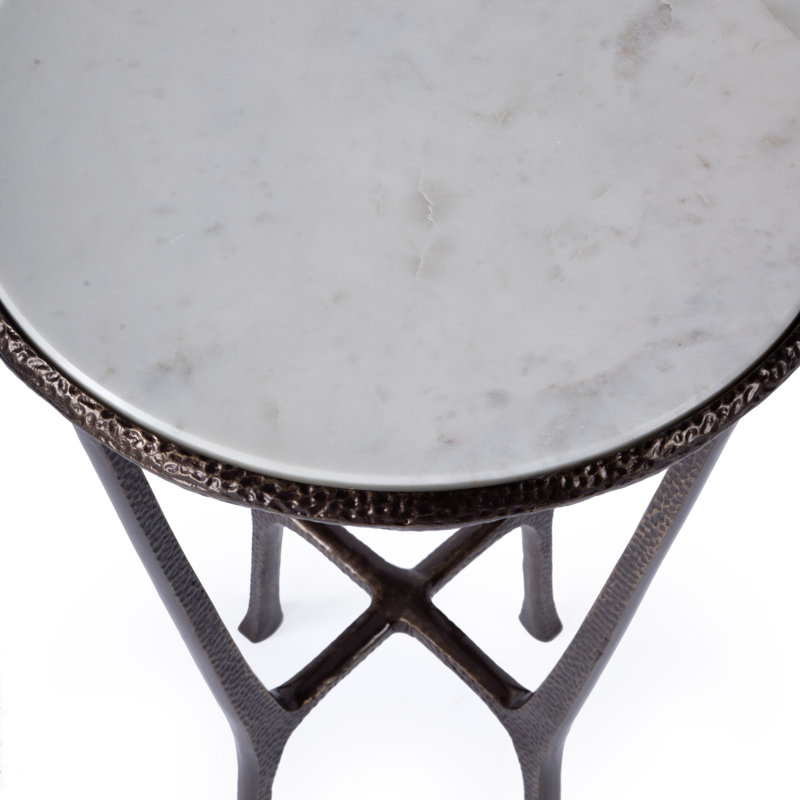 Aurra Table
