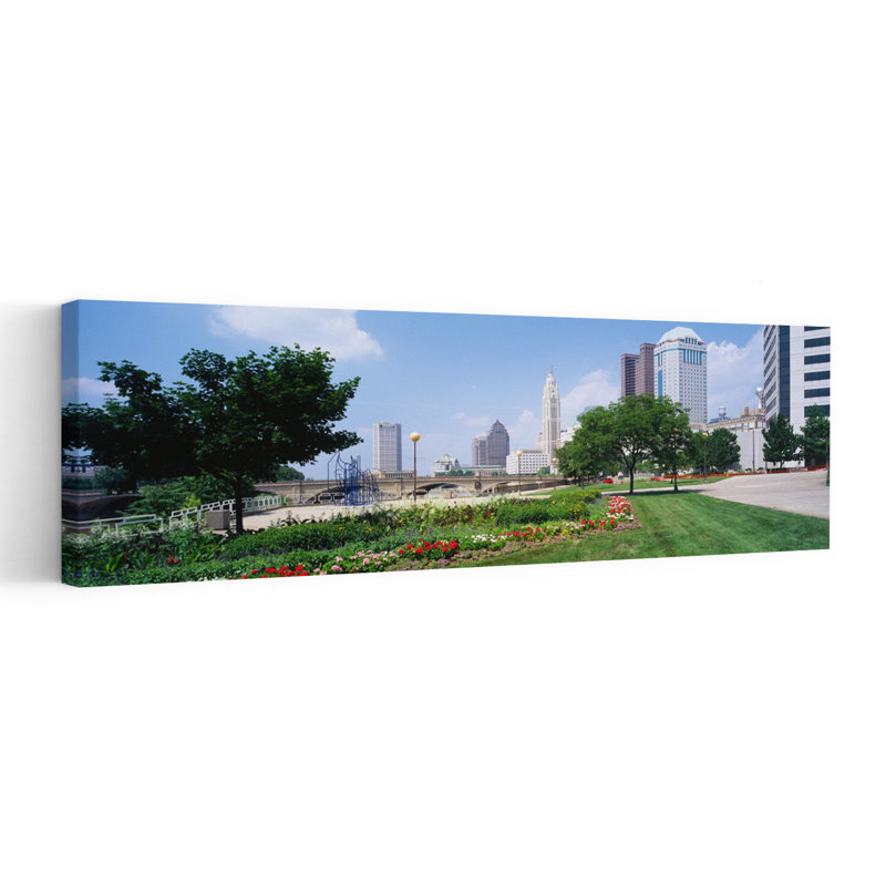 Jardin devant les gratte-ciels dans une ville, rivière Scioto, Columbus, Ohio, États-Unis, architecture abstraite, art mural