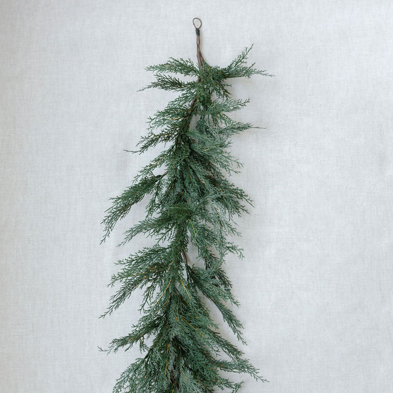 Garlands Wreaths CEDAR 9FT