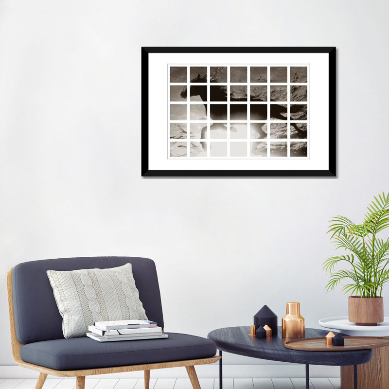 Albree Modern, cheval de natation moderne, impression sur toile, H 24 po x l 32 po x P 1 po, Papier avec cadre noir, Blanc