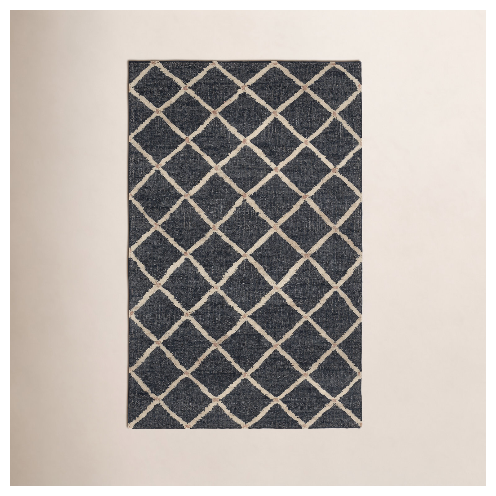 Kali Black Handwoven Jute Rug, Runner 2'6" x 8'