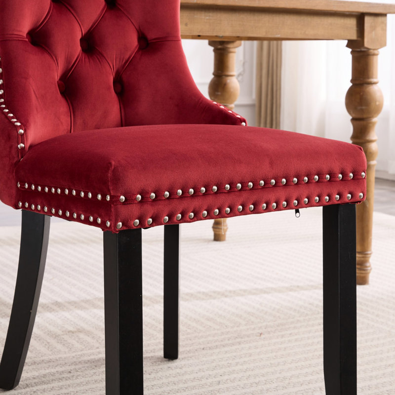 2 chaises de salle à manger en velours bourgogne. Capitonnage contemporain, structure en bois massif, coussin éponge à rebond élevé, revêtement classique élégant 2, look luxueux, assise confortable, base