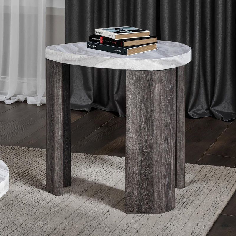 Table de bout triangulaire de style contemporain en marbre