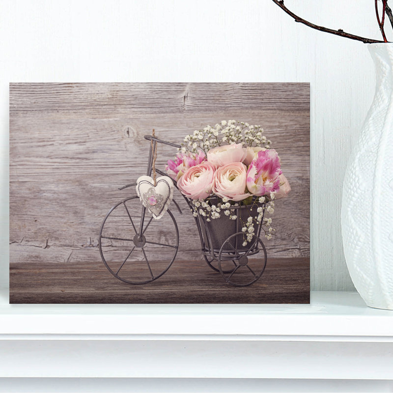 «Ranunculus Flowers in Bicycle Vase», photographie, H 12 po x l 20 po x P 1 po, Toile tendue
