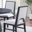 Chaise à découpes arquée en tissu blanc