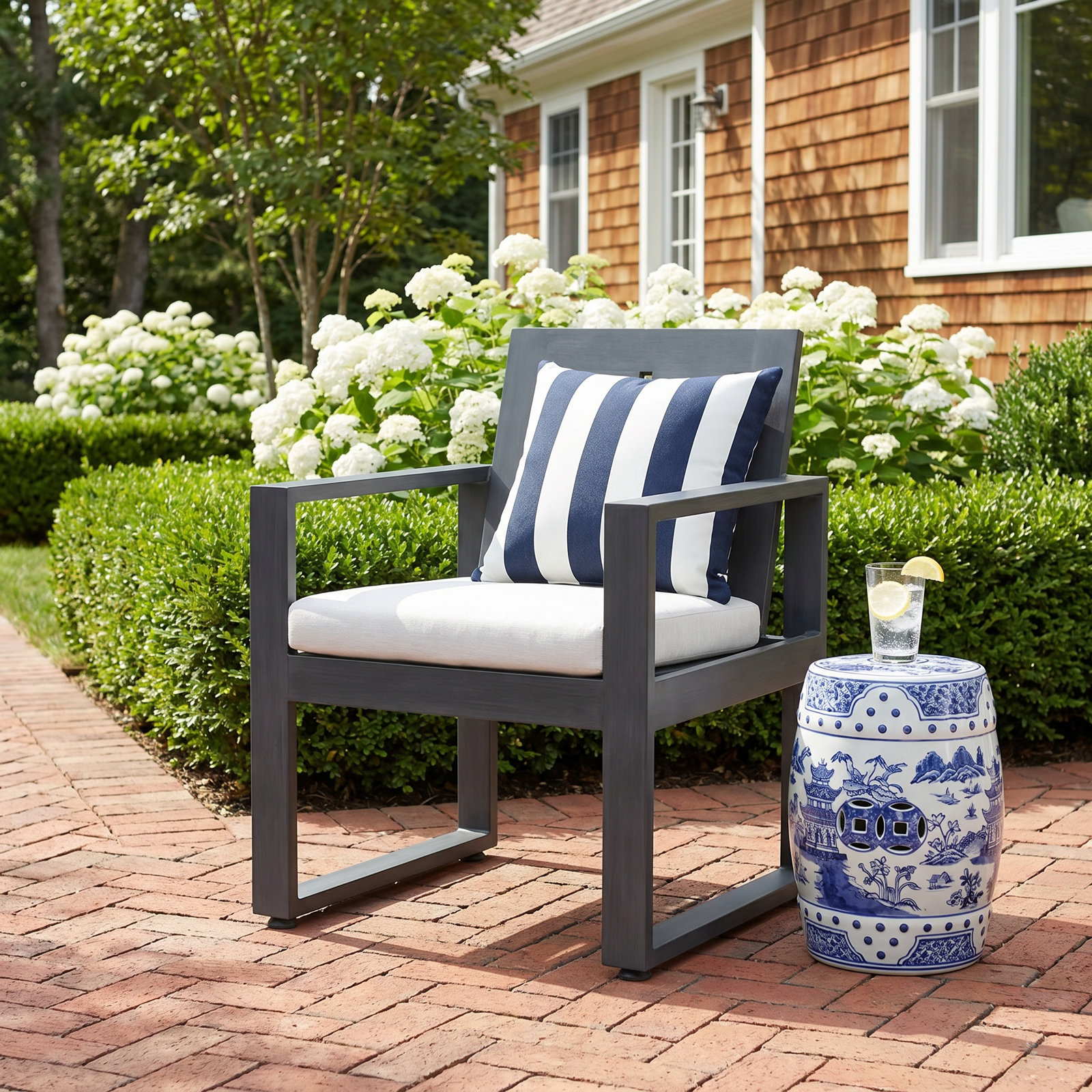 POLYWOOD® Tables Round 48" Fire Pit Table, Black