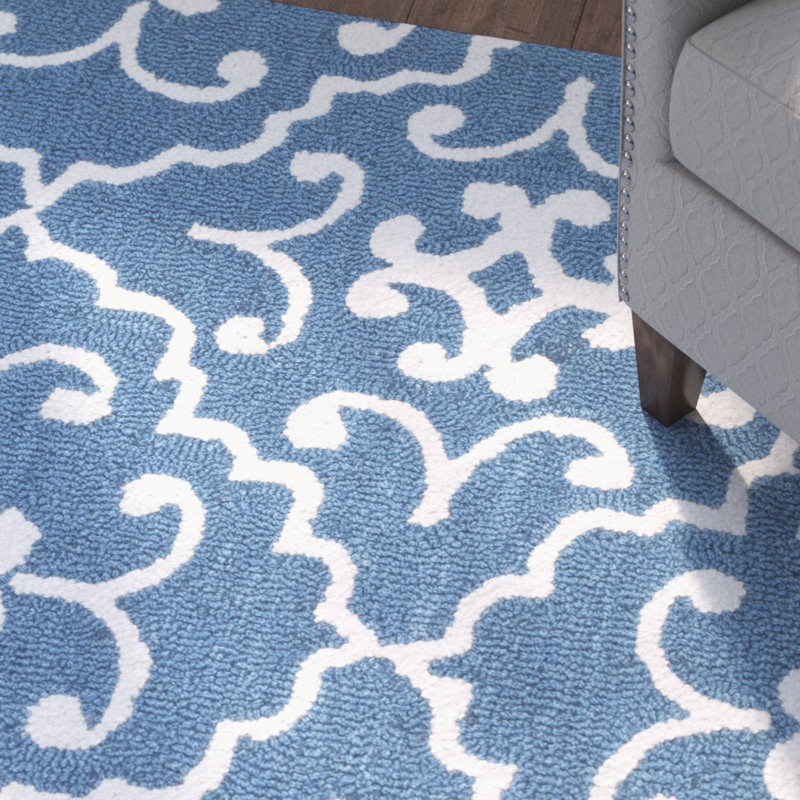 Tapis bleu crocheté à la main Westphalia, Rectangle 3 pi 6 po x 5 pi 6 po