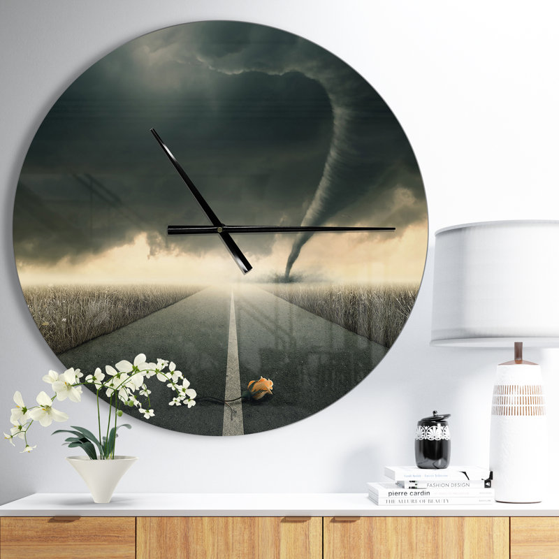 Yellow Yellow on the Dark Road - Horloge murale moderne, Moyen