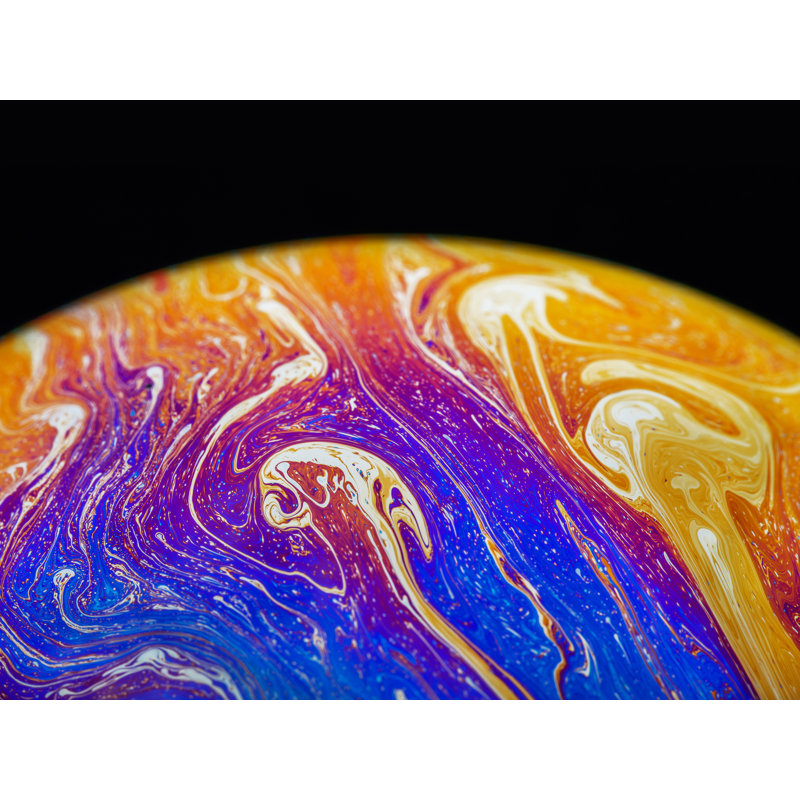 Bulle de savon en gros plan par Philippe Moisoux, H 25 po x l 33 po, Toile avec cadre noir