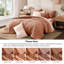 Ensemble d'édredon pour lit très grand Monbix - Ensemble de 7 pièces de literie pour très grand lit pré-lavé à feuilles d'automne avec édredons, ensemble d'édredon toutes saisons avec draps, taies d'oreiller et taies décoratives-123426338-123426340