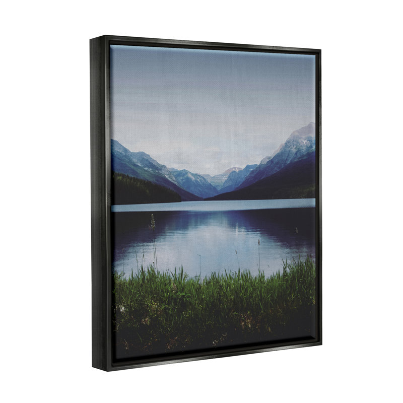 «Dark Mountain Landscape» par Annie Bailey - reproduction, Cadre flottant noir de jais, H 21 po x l 17 po x P 1,7 po