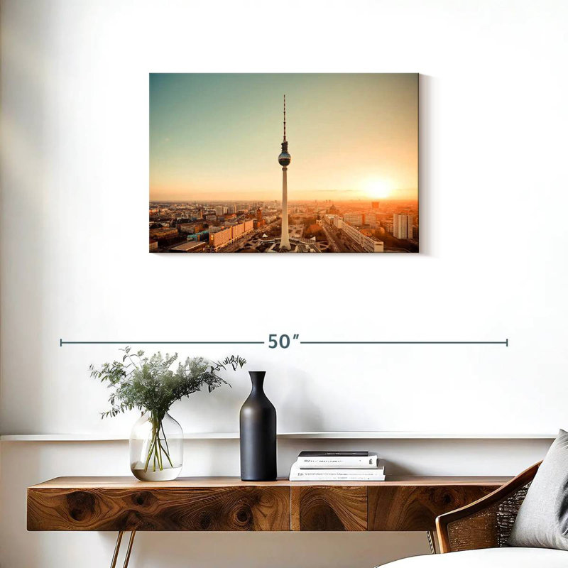 Tour de télévision de Berlin, H 20 po x l 30 po