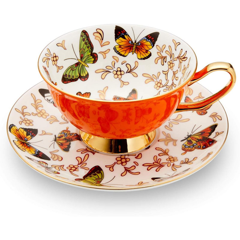 Tasse à café avec plateau à thé
