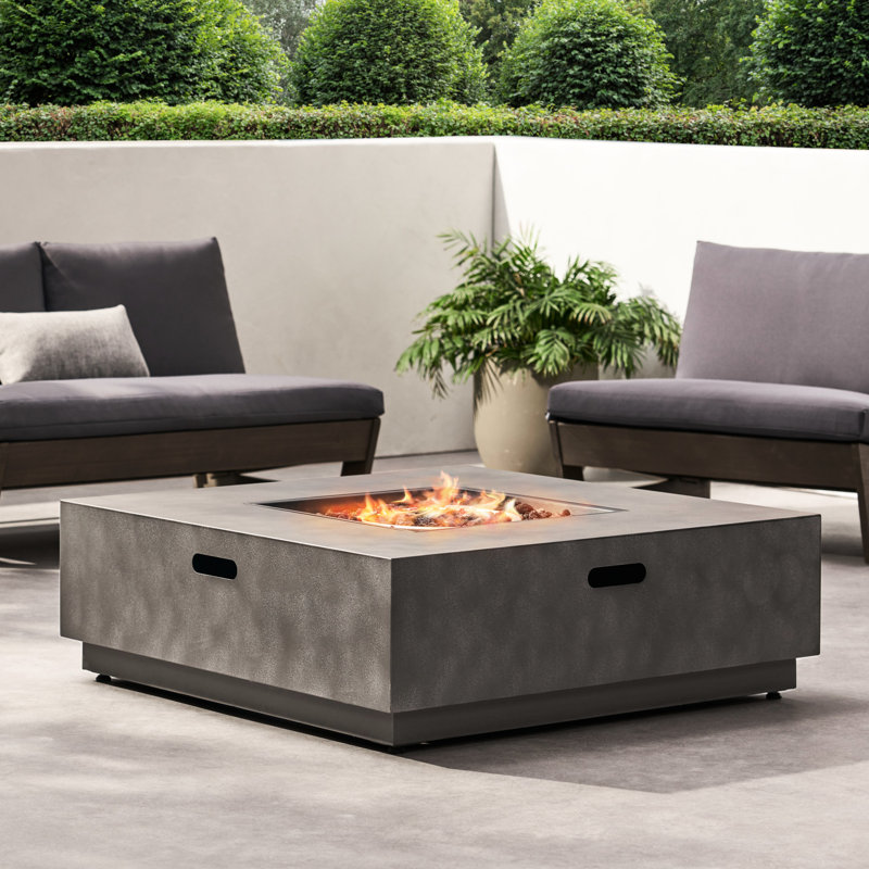 Foyer carré en fer 50 000, conception moderne, 38,29 po x 38,29 po x 13,48 po, aucun assemblage requis, gris pierre, foyer au propane seulement, accessoire de style