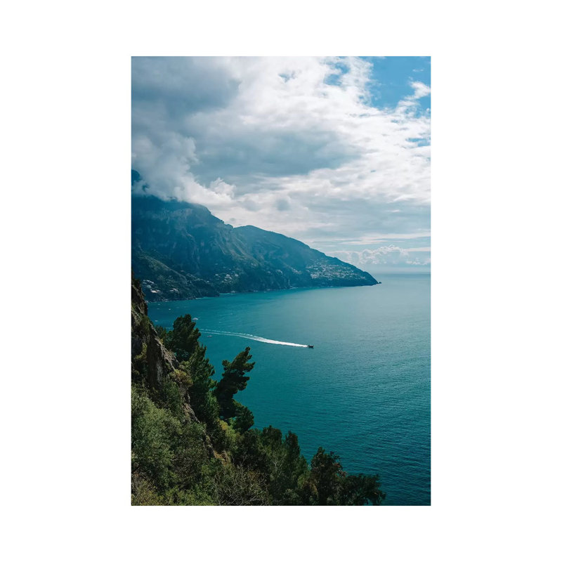 «Amalfi Coast Boats VI» par Bethany Young, reproduction de photo sur toile tendue, H 18 po x l 12 po x 1,5 po