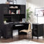 Bord de mer moderne pour le bureau à domicile, finition noire, 4 tablettes, tablettes réglables, centre ouvert, gestion des câbles, bureau compact avec esthétique, rangement peu encombrant, espaces de vie