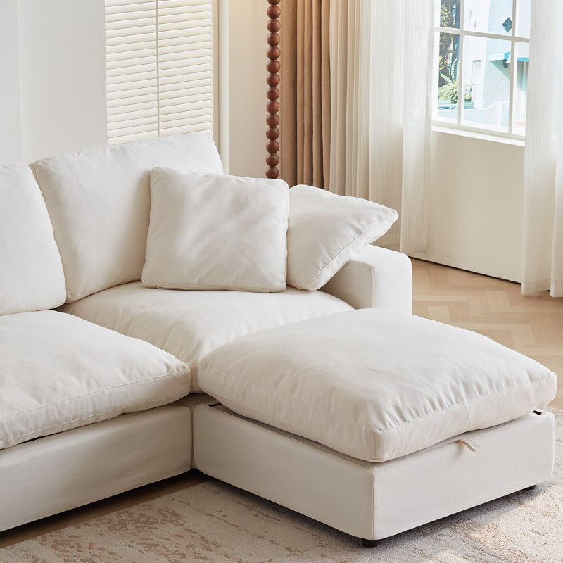 Canapé d'angle modulaire Zenya Cloud Comfort. Sans compression sous vide. Garnissage en duvet et coton. Housses lavables - 4 places avec 2 poufs, blanc cassé.