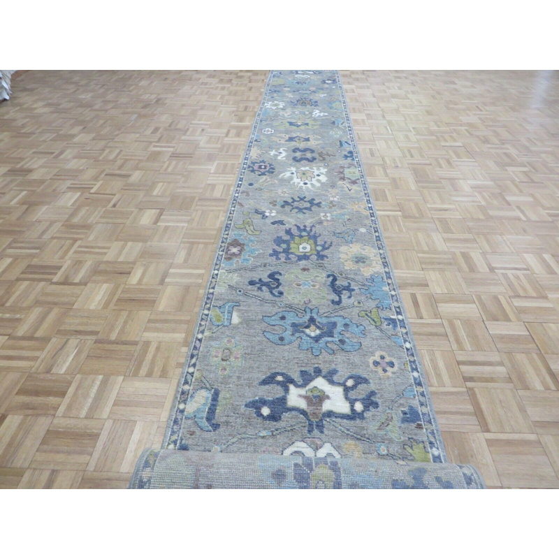 Tapis unique gris de 2 pi 6 po x 25 pi 9 po