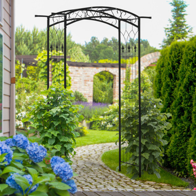 Tonnelle de jardin d'extérieur de 7 pi Outsunny, arche de mariage pour la cérémonie, treillis avec motif à volutes, idéal pour les vignes et les plantes grimpantes