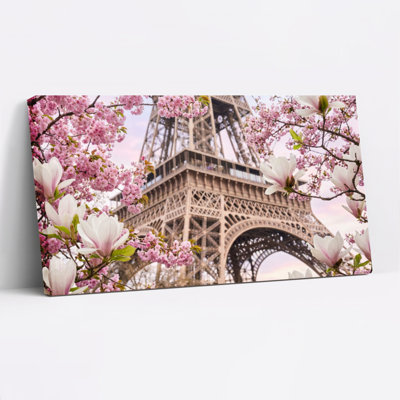 Tour Eiffel avec fleurs de cerisier printanières, reproduction d'art sur toile tendue sur toile