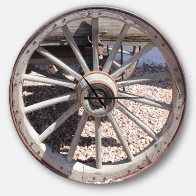 Horloge murale Swigart Farmhouse Designart