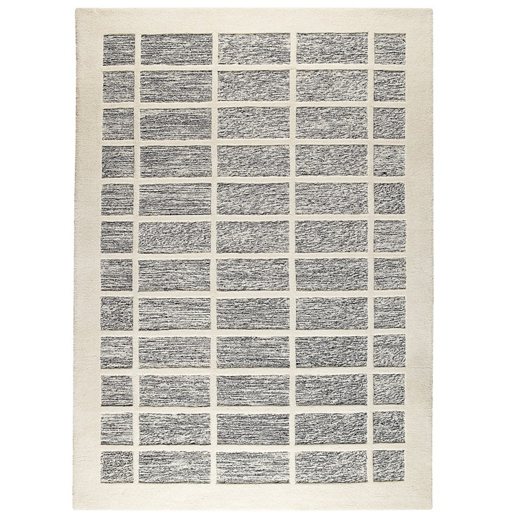 Hoeft 5'6" x 7'10" Area Rug