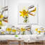 Tige de tulipe jaune avec feuilles - coussin à imprimé floral-30744443-30744440