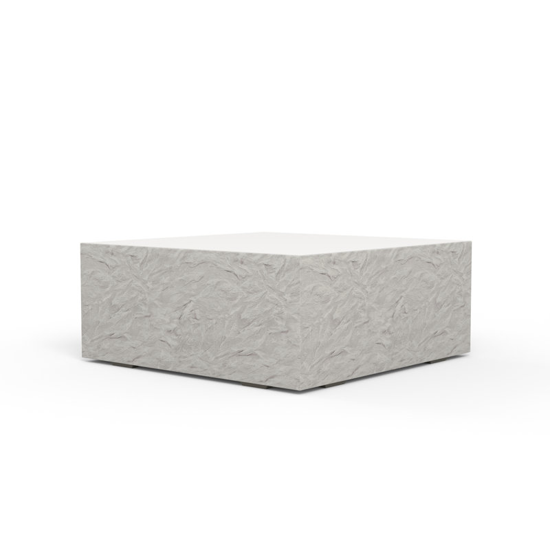 Table basse d'extérieur carrée H 17 po x l 40 po Bazar